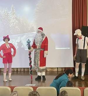 В преддверии Нового года ребят нашей региональной площадки "УчимЗнаем" на базе НКМЦ им З. И. Круглой сегодня ждала волшебная история, полная загадок, смеха и волшебства.