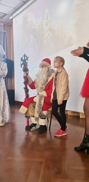 В преддверии Нового года ребят нашей региональной площадки "УчимЗнаем" на базе НКМЦ им З. И. Круглой сегодня ждала волшебная история, полная загадок, смеха и волшебства.