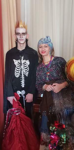 В преддверии Нового года ребят нашей региональной площадки "УчимЗнаем" на базе НКМЦ им З. И. Круглой сегодня ждала волшебная история, полная загадок, смеха и волшебства.