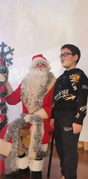 В преддверии Нового года ребят нашей региональной площадки "УчимЗнаем" на базе НКМЦ им З. И. Круглой сегодня ждала волшебная история, полная загадок, смеха и волшебства.