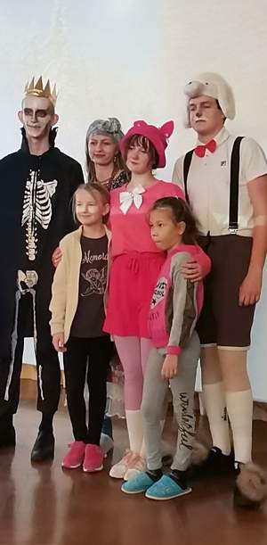 В преддверии Нового года ребят нашей региональной площадки "УчимЗнаем" на базе НКМЦ им З. И. Круглой сегодня ждала волшебная история, полная загадок, смеха и волшебства.