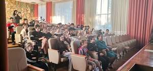 В преддверии Нового года ребят нашей региональной площадки "УчимЗнаем" на базе НКМЦ им З. И. Круглой сегодня ждала волшебная история, полная загадок, смеха и волшебства.