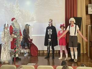 В преддверии Нового года ребят нашей региональной площадки "УчимЗнаем" на базе НКМЦ им З. И. Круглой сегодня ждала волшебная история, полная загадок, смеха и волшебства.